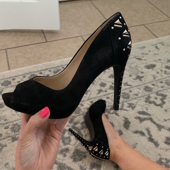 Gianni Bini Shoes - Stunning Gianni Bini Black & Gold Studded Heels